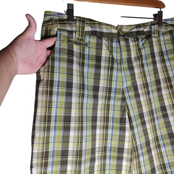 White Stag Plaid Y2K Capri Pants - Picture 4 of 9